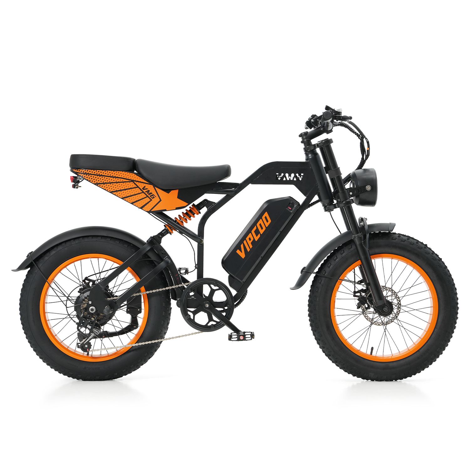 Zwarte e-bike met oranje velgen. VIPCOO staat op het frame. Model VM6.