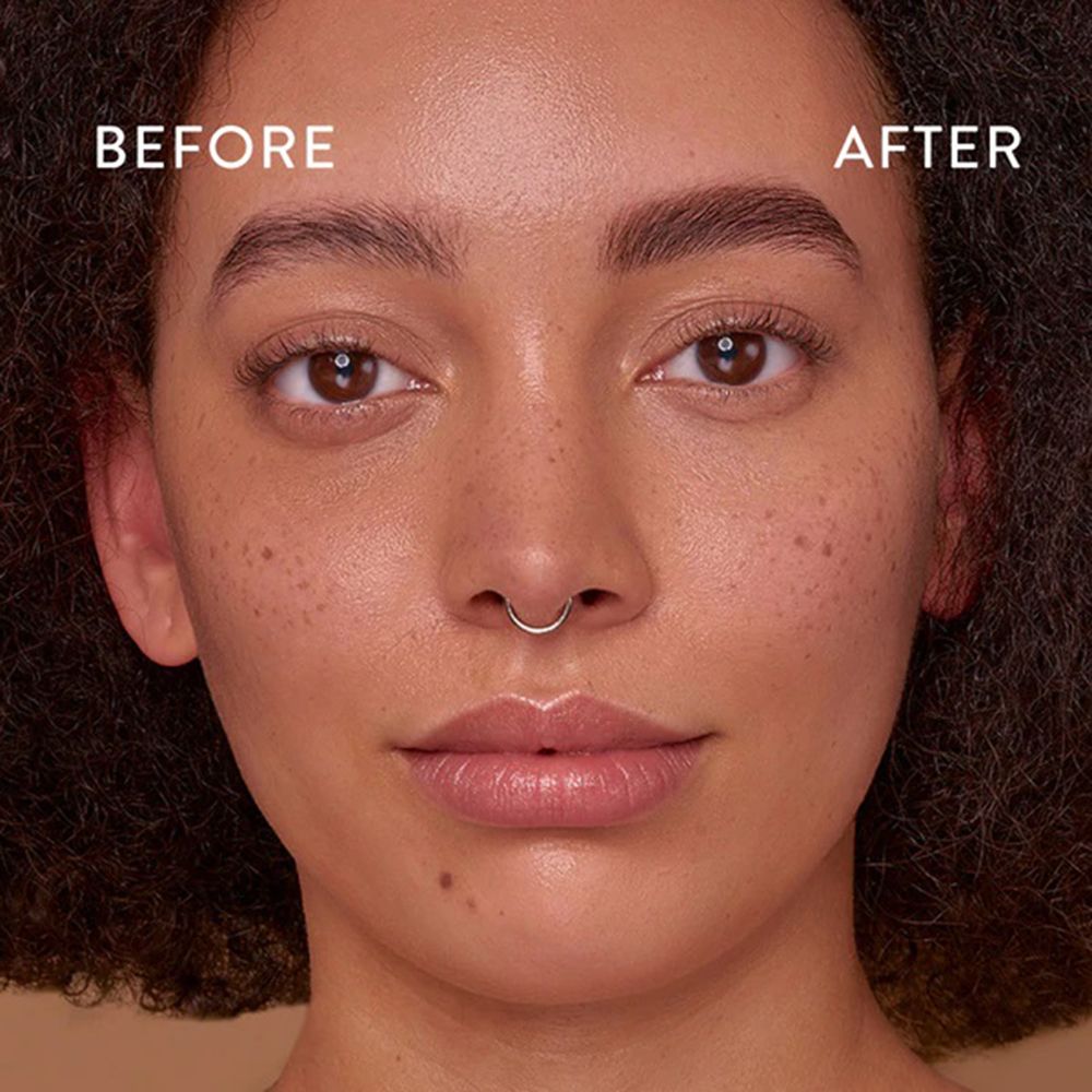 Visage de femme. Inscriptions "AVANT" et "APRÈS" au-dessus des sourcils. Sourcils de couleurs différentes.