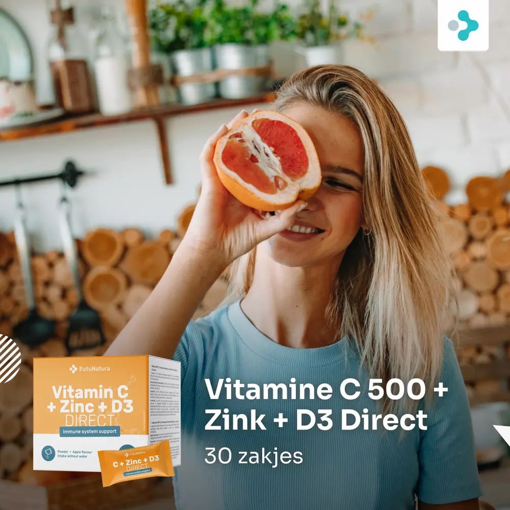 Vrouw met grapefruit voor haar gezicht. Oranje doos en zakje met de tekst Vitamine C + Zink + D3 DIRECT.