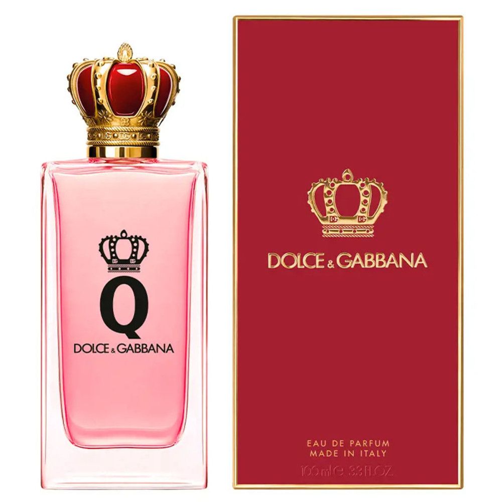 Q by Dolce&Gabbana Eau de Parfum. Roze fles met gouden kroon. Rode doos met logo en tekst.