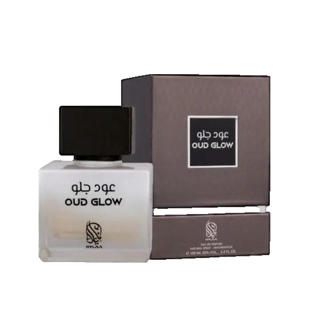 Fles en verpakking. Vierkante fles, zwarte dop. Opschrift "OUD GLOW". Bruine verpakking.