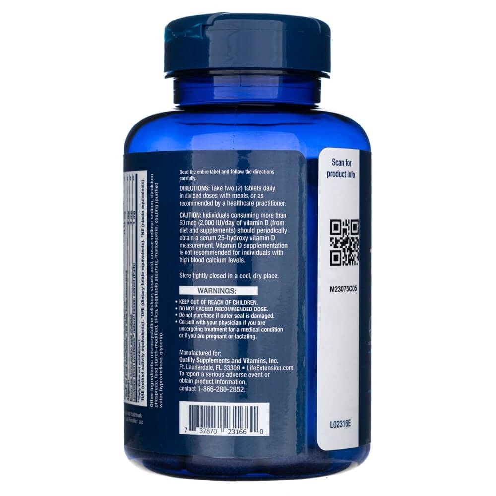 Arrière de la bouteille avec code QR, code-barres et informations sur le produit pour Life Extension Two-Per-Day Multivitamin.