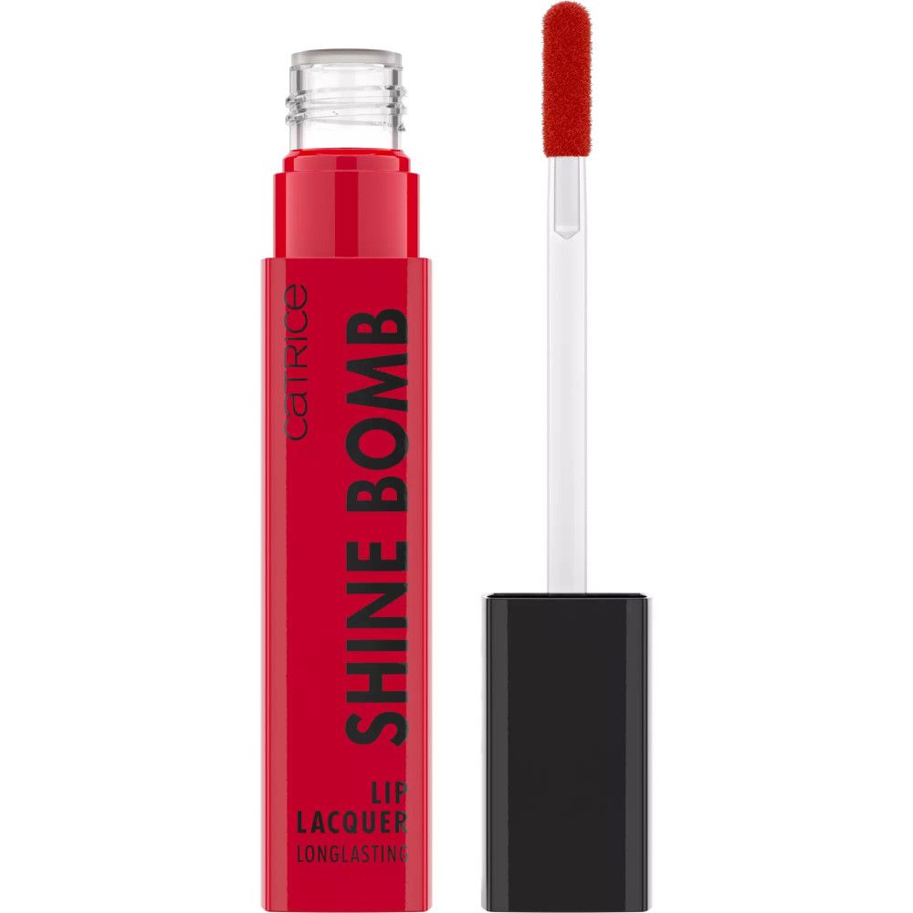 Flacon de rouge à lèvres rouge avec applicateur. Inscription : SHINE BOMB, LIP LACQUER.