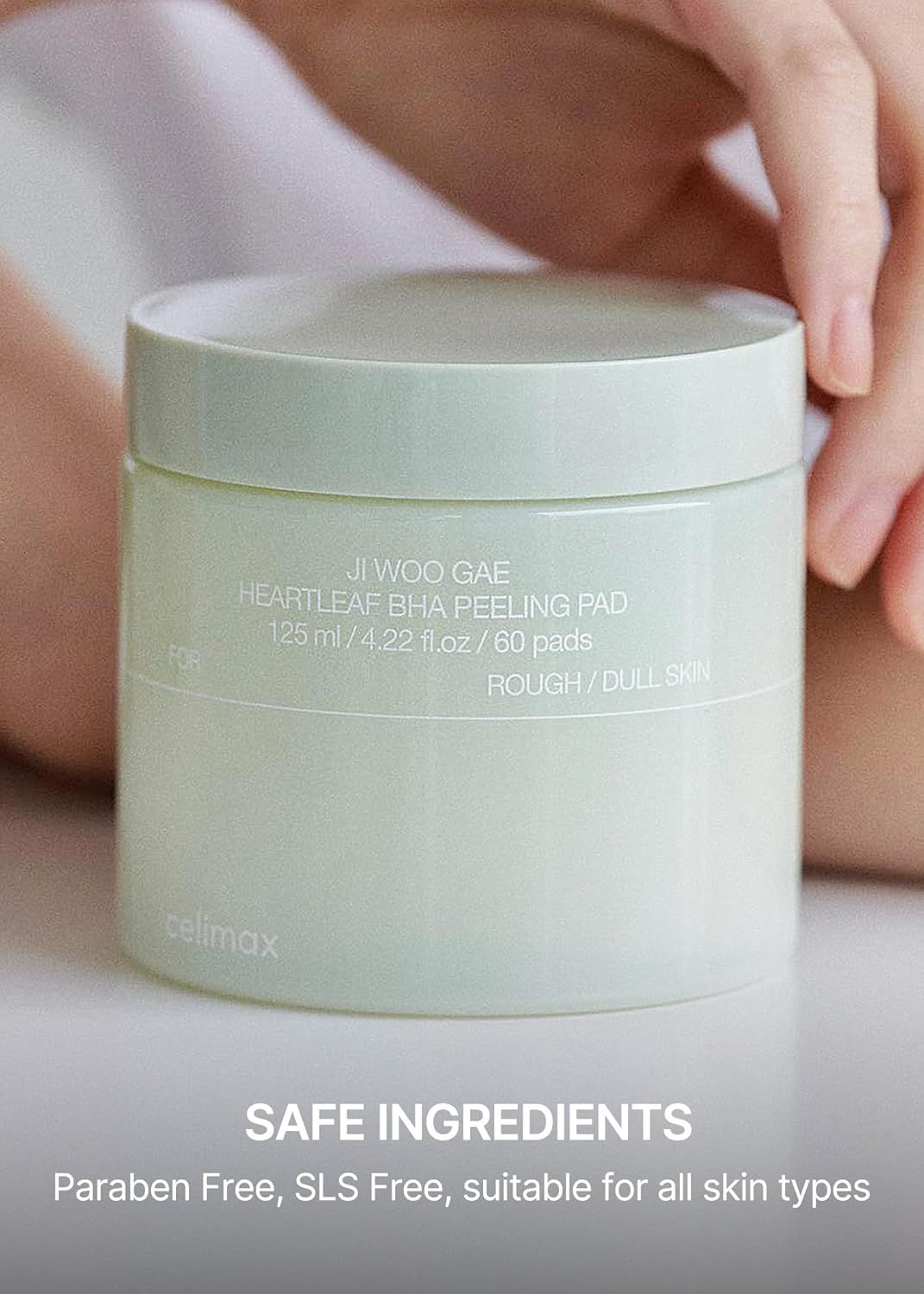 Groene pot. Opschrift: Heartleaf BHA Peeling Pad, 125 ml/4.22 fl.oz., 60 pads. Merk: celimax. Tekst: Safe Ingredients.