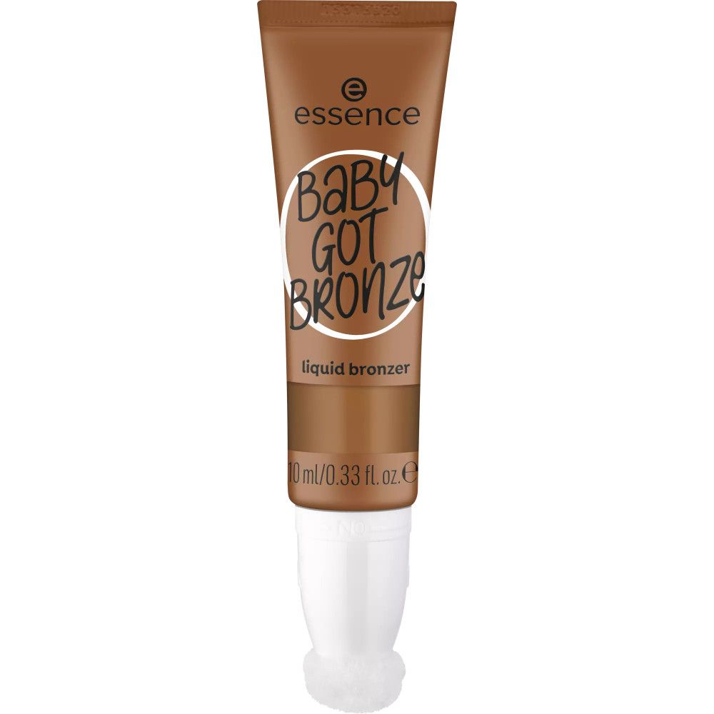 Bronzer liquide en tube marron avec bouchon blanc. Inscription: Baby Got Bronze, liquid bronzer. Marque: Essence.