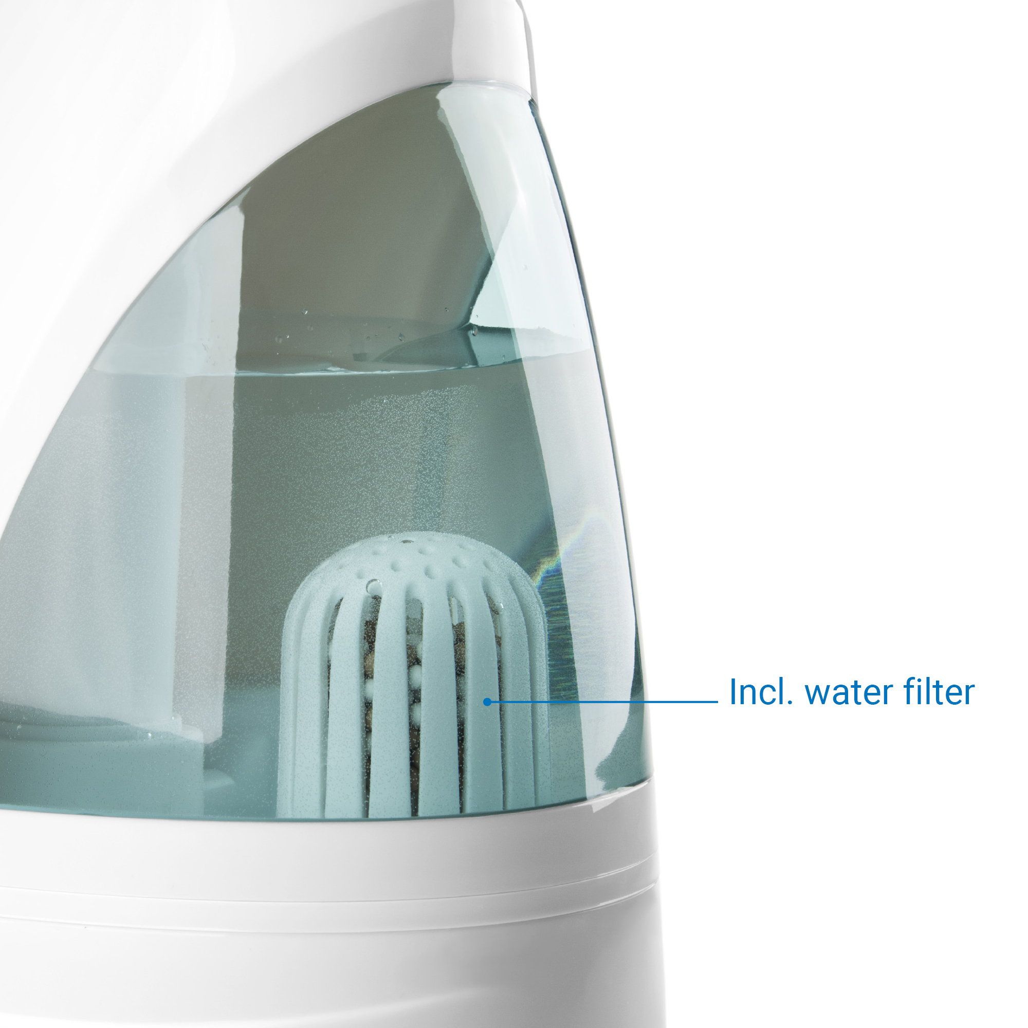 Gros plan de l'humidificateur. Réservoir d'eau avec filtre. Texte : Incl. filtre à eau.
