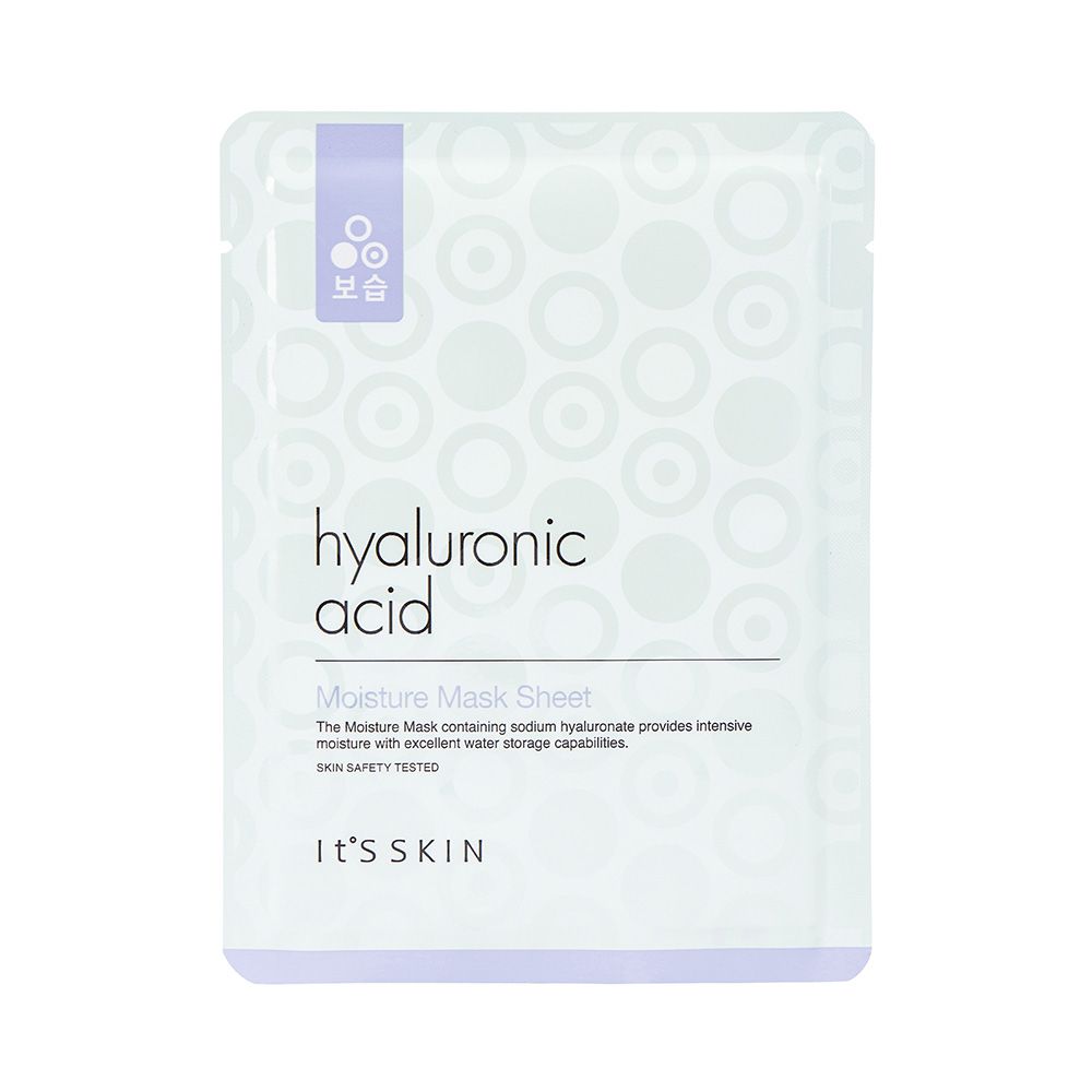 Verpakking gezichtsmasker. Tekst: Hyaluronic acid, Moisture Mask Sheet, It's SKIN. Lichtgrijze achtergrond met cirkels.