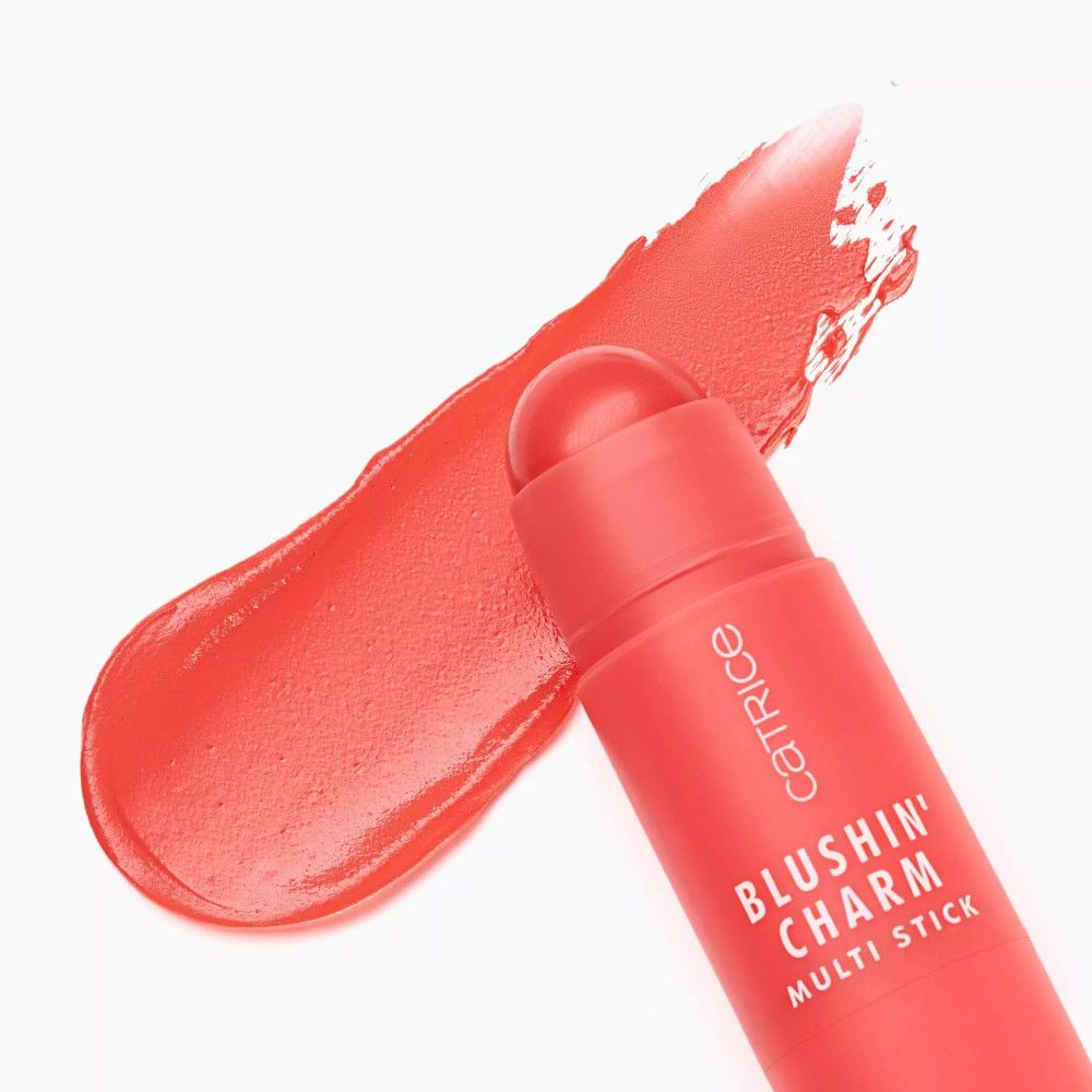 Catrice Blushin' Charm Multi Stick et échantillon de couleur. Le stick est corail et l'échantillon montre la couleur.