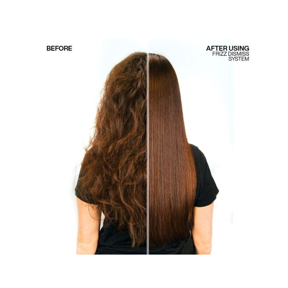 Voor/na vergelijking. Links: kroeshaar. Rechts: glad haar. Tekst: Na gebruik Frizz Dismiss System.