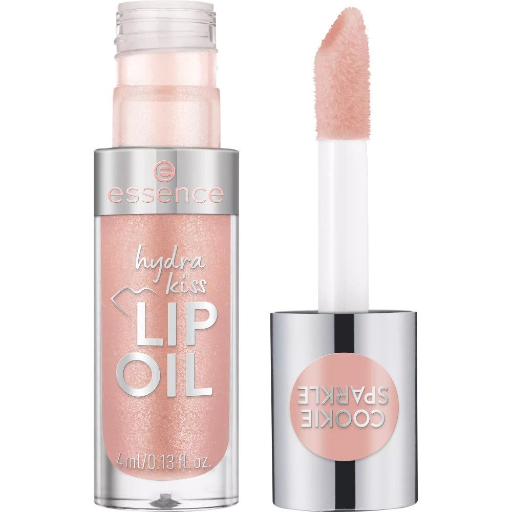 Essence Hydra Kiss Lip Oil. Transparante fles met roze inhoud. Dop met applicator. Productnaam en merk zichtbaar.