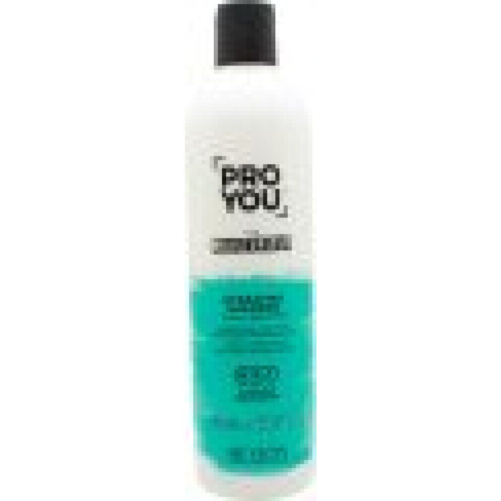 Witte shampoo fles met zwarte dop. Opschrift: PRO YOU The Moisturizer, Hydrating Shampoo. Revlon Professional.