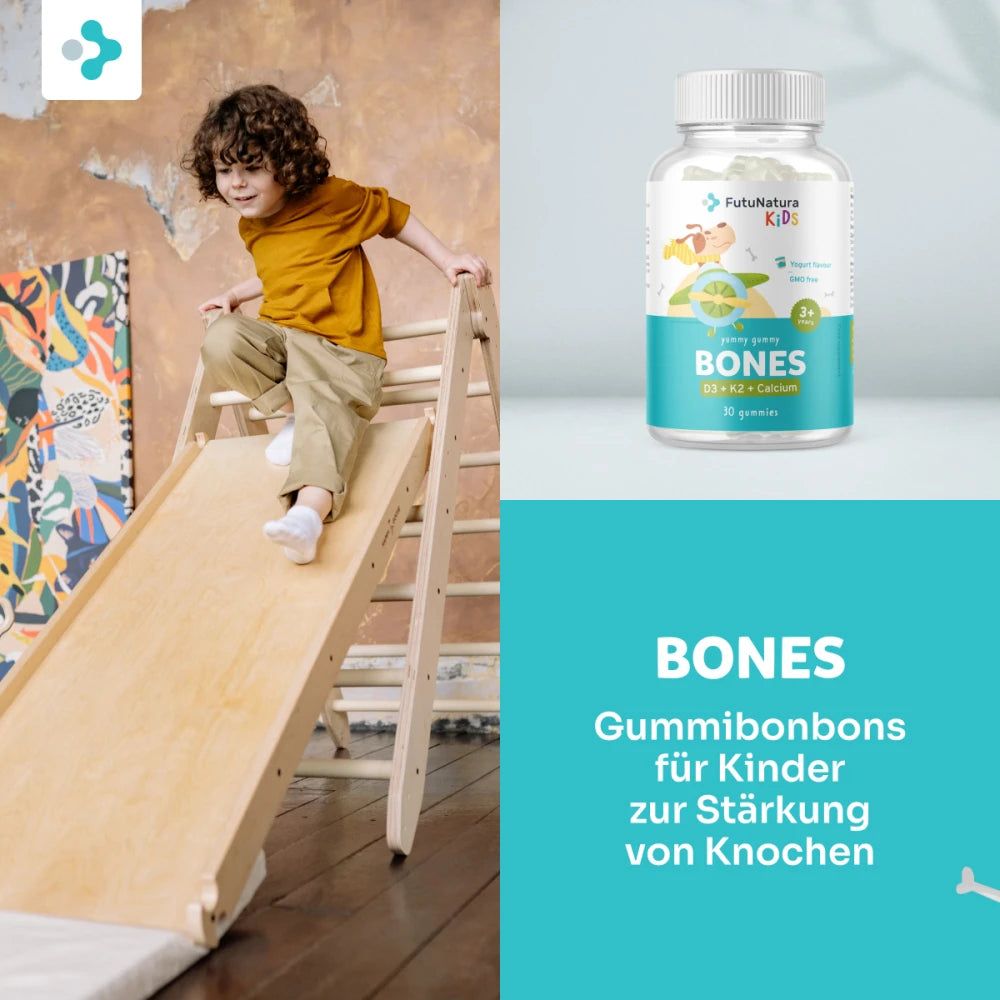 Kind op houten speelstructuur. Naast, fles FutuNatura Bones Gummies. Tekst: Gummies voor kinderen.