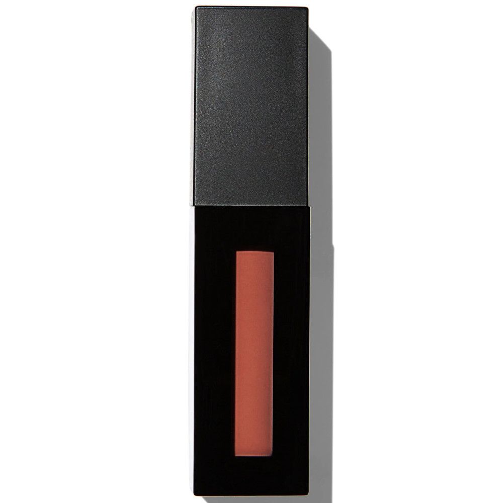 Tube de gloss noir rectangulaire fermé. Une bande rose-brun est visible. Le bouchon est fermé.