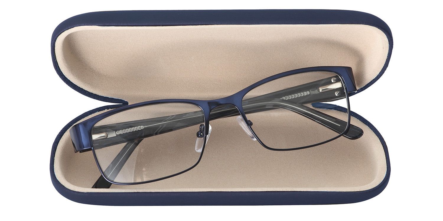 Étui rigide bleu ouvert. Contient des lunettes à monture bleue. Intérieur beige.