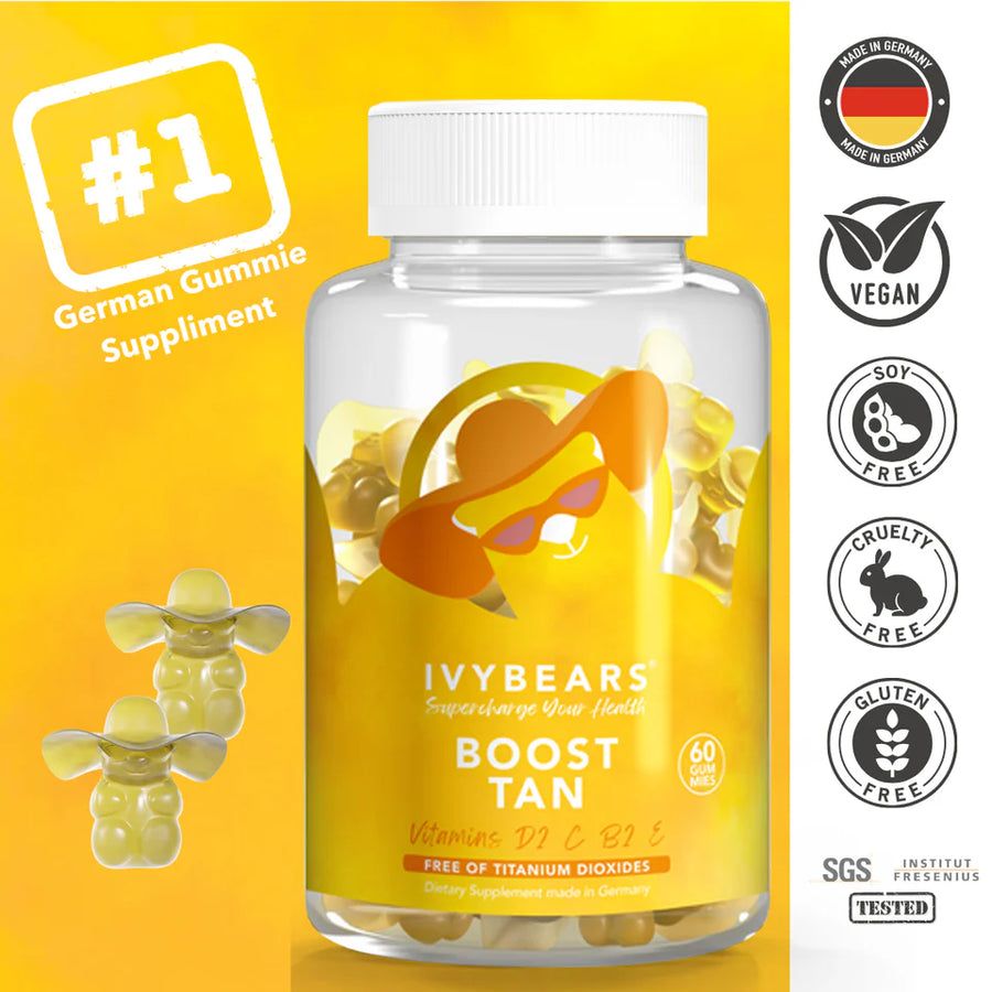 Transparante fles met gele gummies. Label met "IVYBEARS Boost Tan" en logo's. 60 gummies. Vegan, glutenvrij, etc.