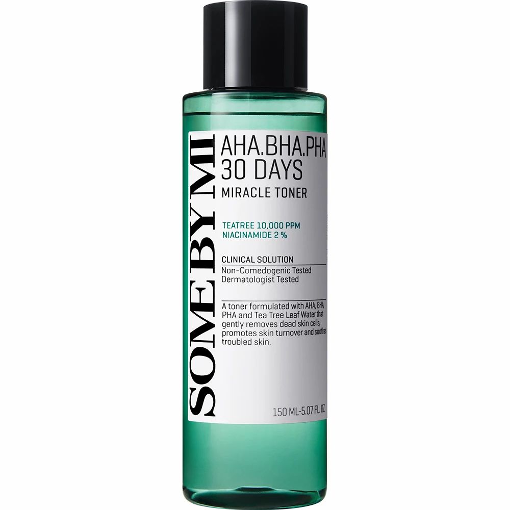 Groene fles met zwarte dop. Opschrift: AHA-BHA-PHA 30 DAYS MIRACLE TONER. Tekst en logo.