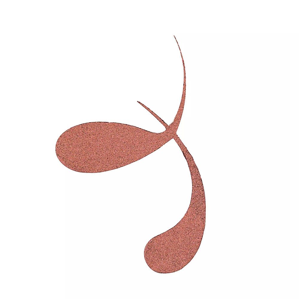 Deux gouttes d'eyeliner métallique or rose. Forme en goutte. Sur fond blanc.