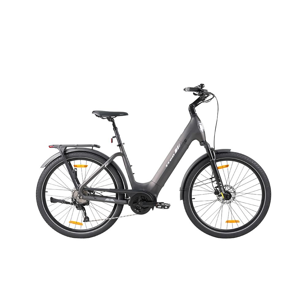 Vélo électrique gris avec pneus et garde-boue noirs. Porte-bagages arrière. Réflecteurs jaunes sur les roues.