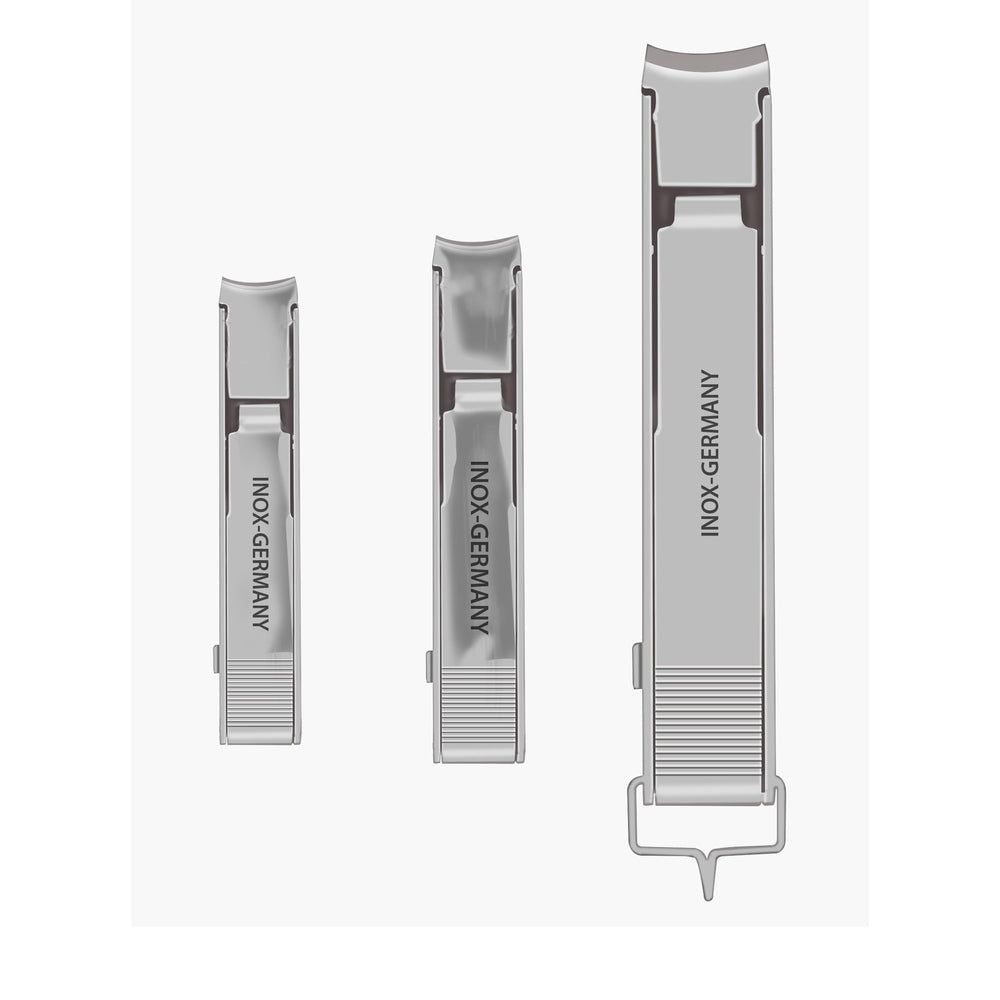 Trois coupe-ongles en métal. "INOX-GERMANY" est inscrit sur chacun. Différentes tailles.
