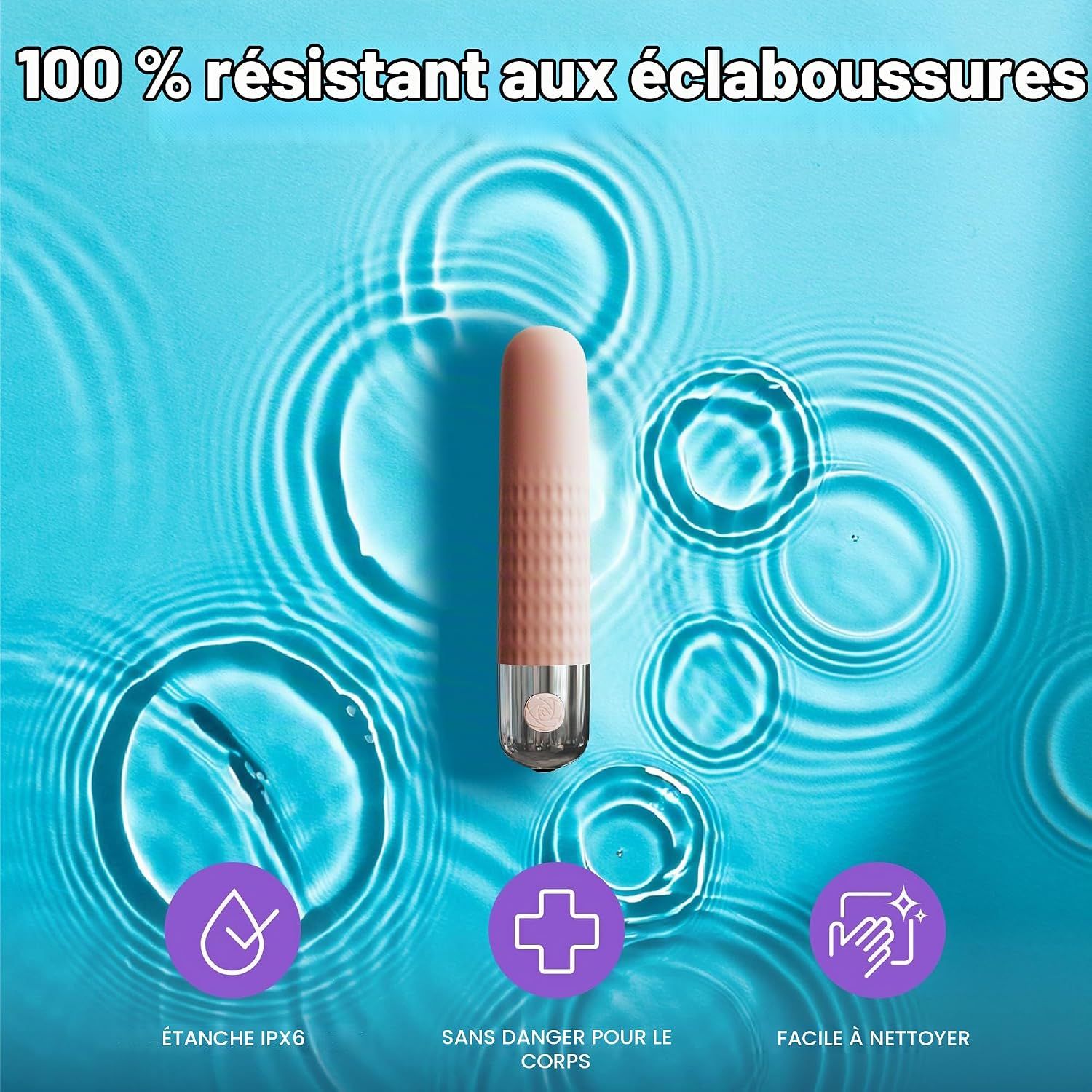 Un vibromasseur rose texturé avec un accent argenté en bas, sur fond bleu avec des ondulations d'eau.