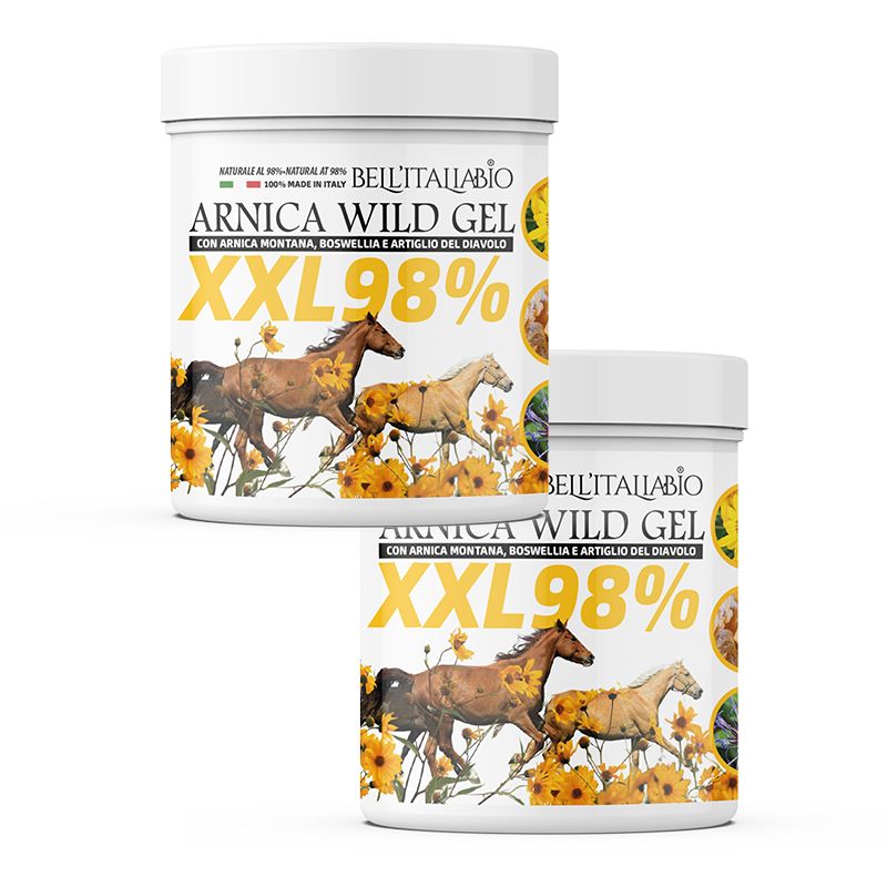 Deux pots blancs avec étiquettes. Inscription: Arnica Wild Gel XXL 98%. Illustration de chevaux et de tournesols.