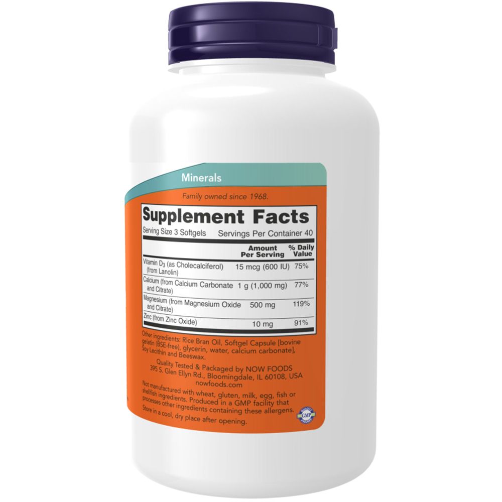 Achterkant van de fles. Etiket met voedingsinformatie. Bevat vitamine D-3, calcium, magnesium en zink. Merk: NOW.