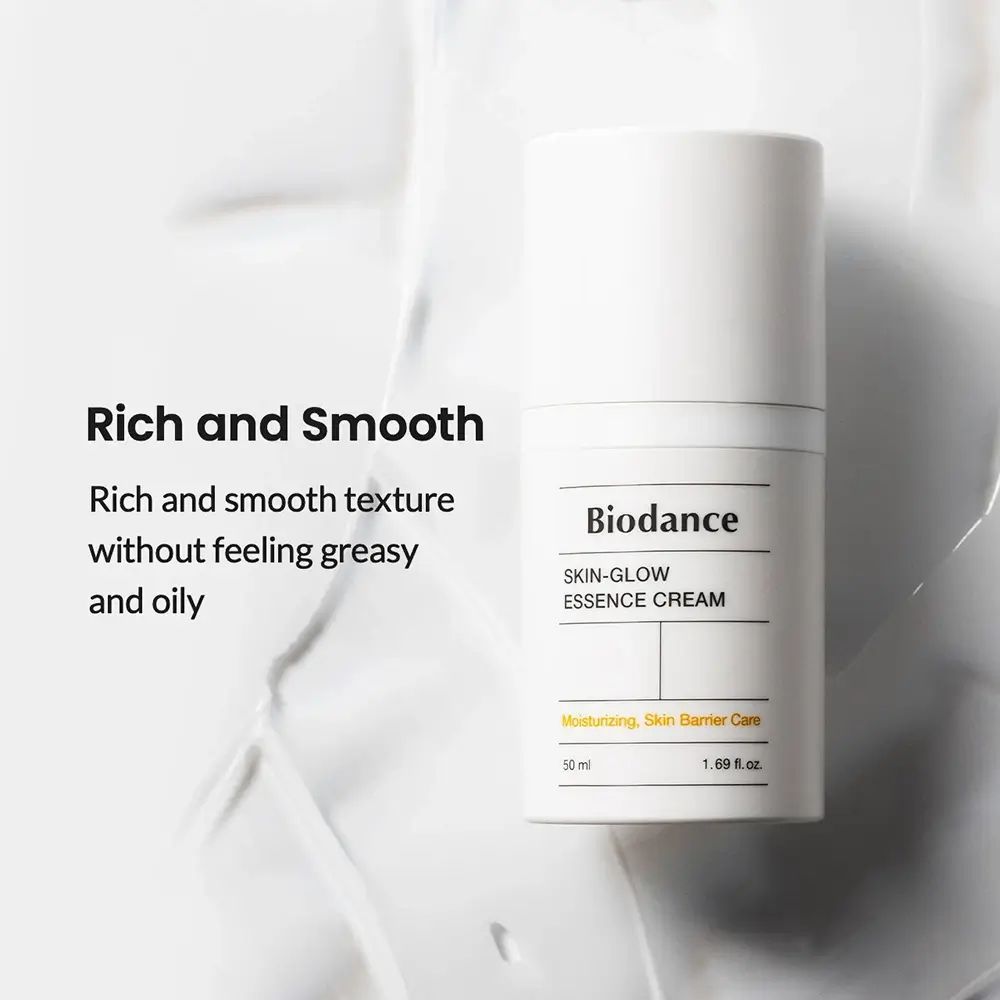 Flacon blanc avec "Biodance Skin-Glow Essence Cream". Texte : Rich and Smooth. 50 ml.