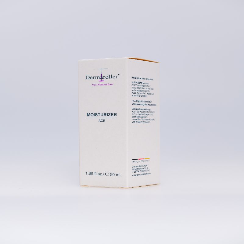 Verpakking van Dermaroller Moisturizer ACE met Duitse en Engelse instructies.