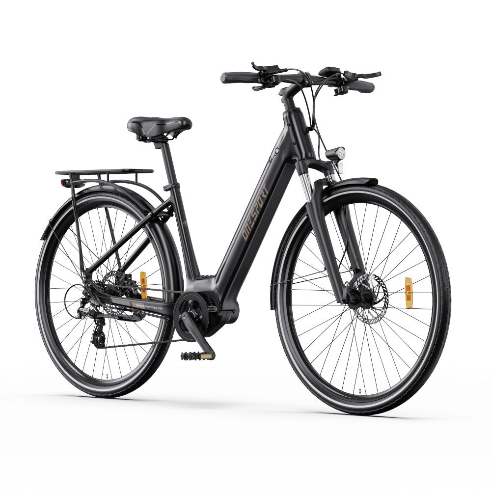 Vélo électrique noir avec moteur central. Roues, selle, porte-bagages et guidon visibles. "ONESPORT" est inscrit sur le cadre.