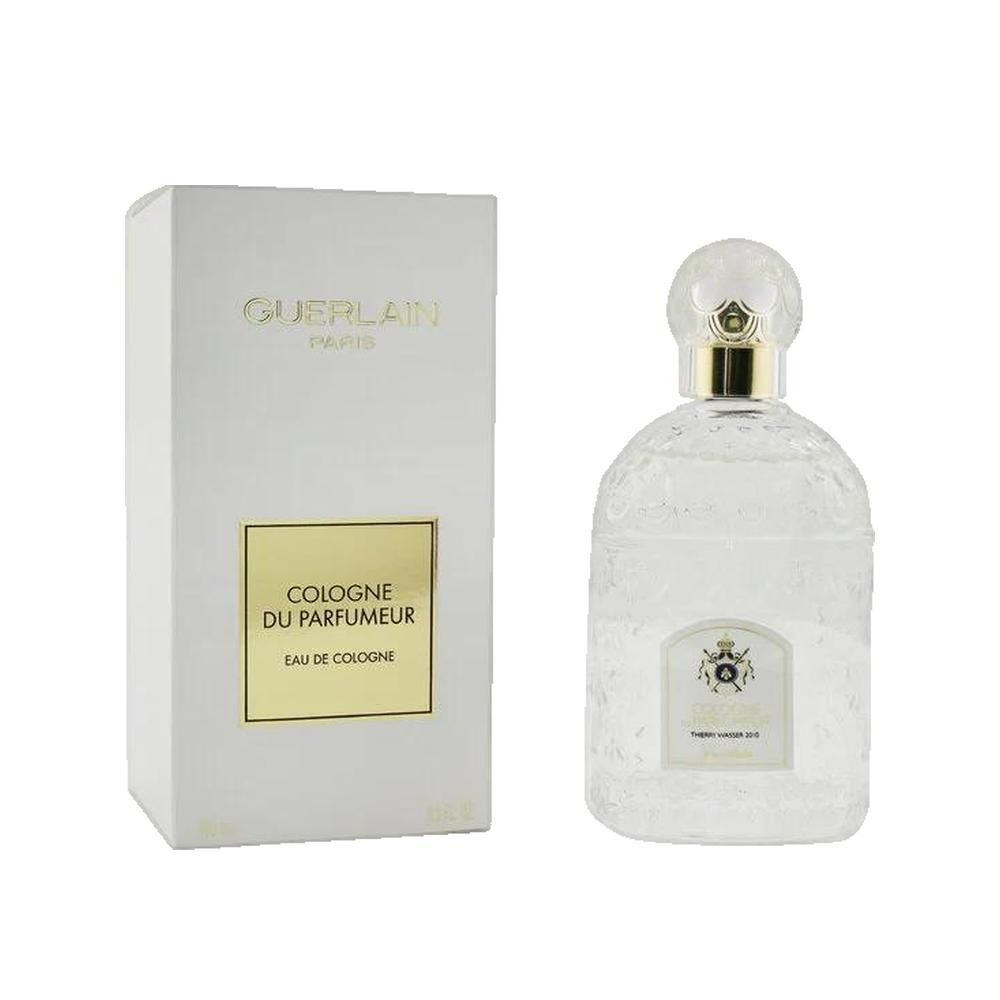 Fles en verpakking. Fles met gouden dop. Verpakking met logo en productnaam.