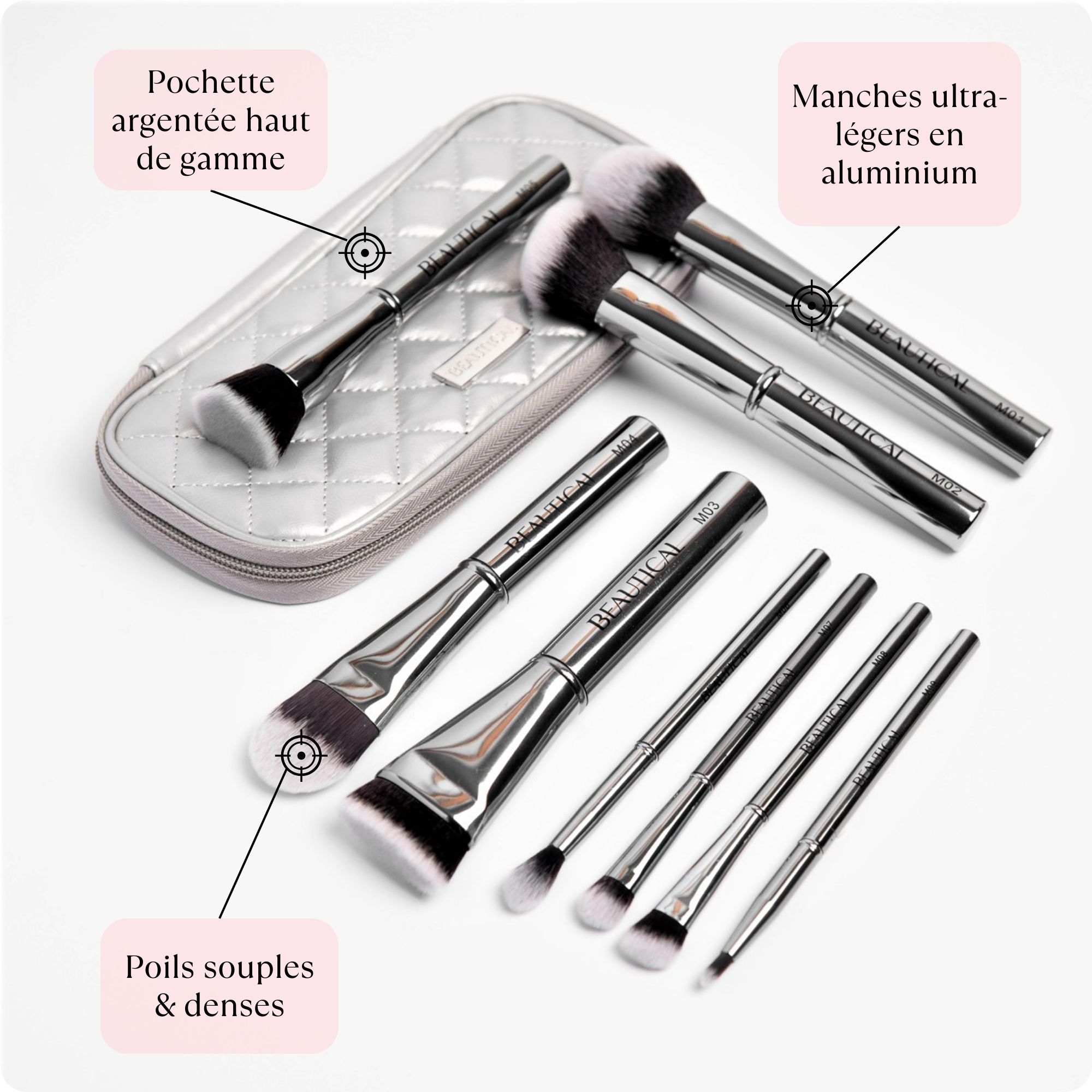Set de pinceaux avec étui argenté. La marque BEAUTICAL est visible. Sur fond rose.