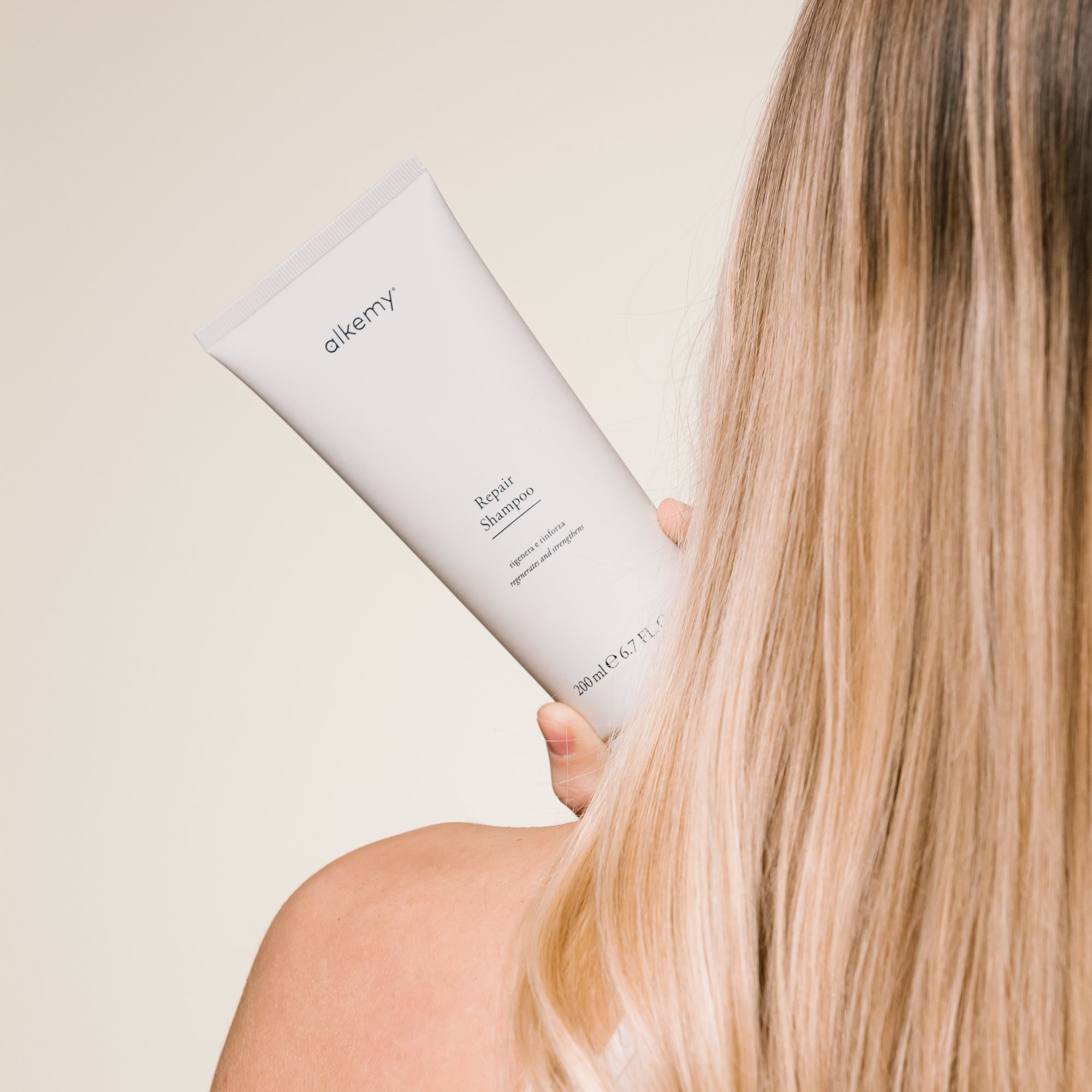 Alkemy Shampooing Restructurant Nourrissant, Renforce les Cheveux Secs et Abîmés