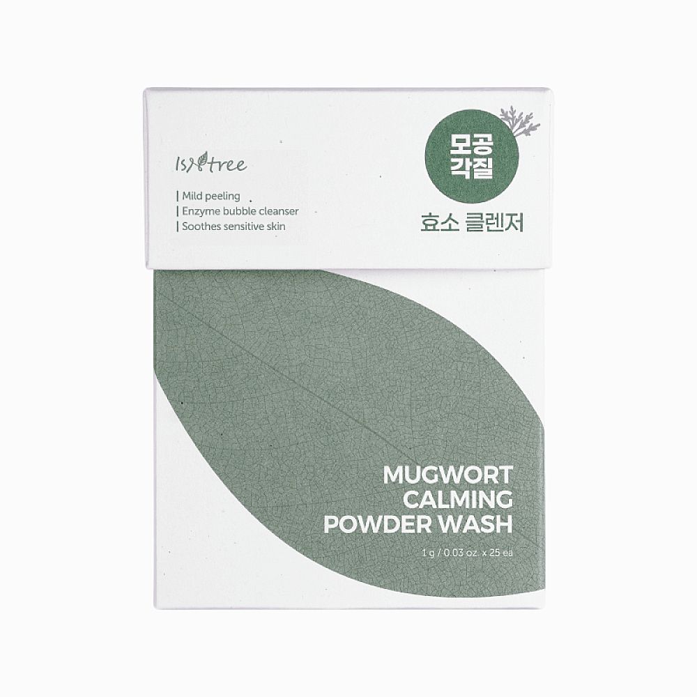 Boîte blanche avec motif de feuille verte. Texte: MUGWORT CALMING POWDER WASH. Marque: Isntree. Contient des caractères coréens.