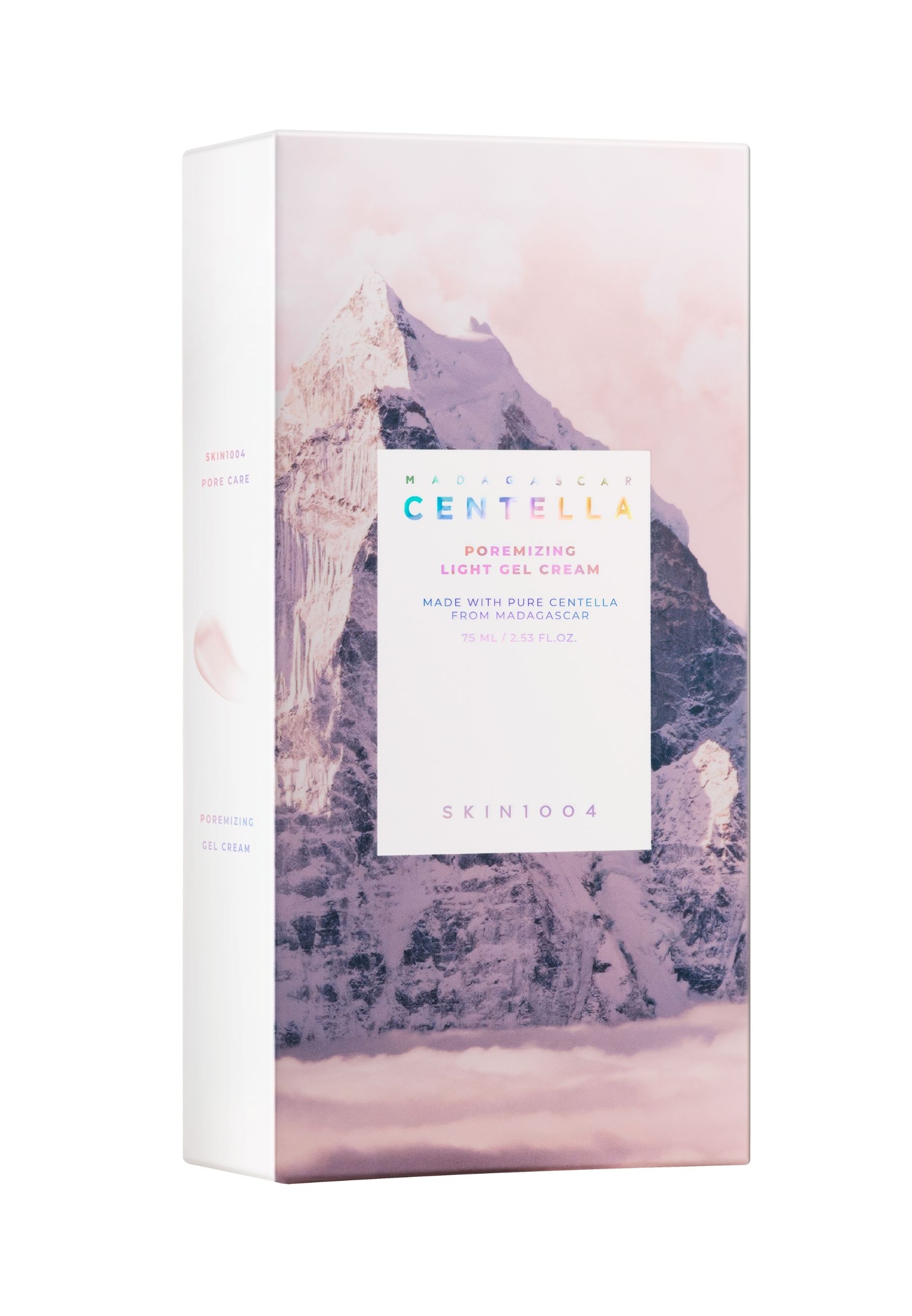 Emballage avec motif montagne. Inscription : MADAGASCAR CENTELLA Poremizing Light Gel Cream. Marque SKIN1004.