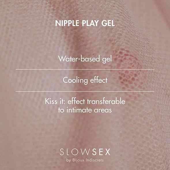 Texte sur fond rose : Nipple Play Gel, Water-based gel, Cooling effect, Kiss it: effect transferable to intimate areas, SLOW SEX.