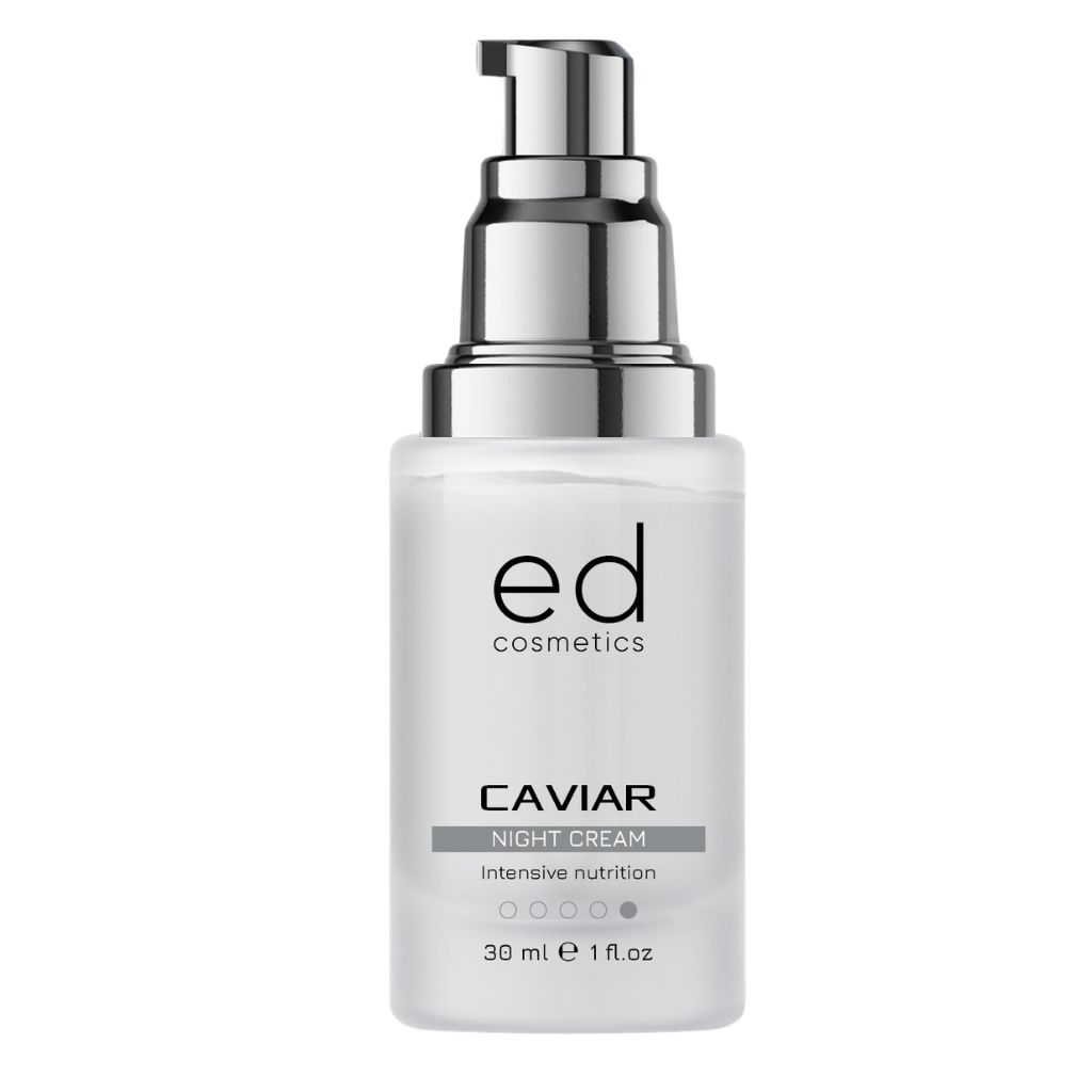 Flacon de crème avec pompe argentée. Inscription: ED cosmetics, Caviar Night Cream, 30 ml, 1 fl.oz.