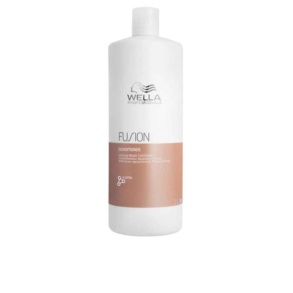 Hoge witte fles met Wella-logo en FUSION-opschrift. Bevat conditioner. Bruin gekleurd vlak.