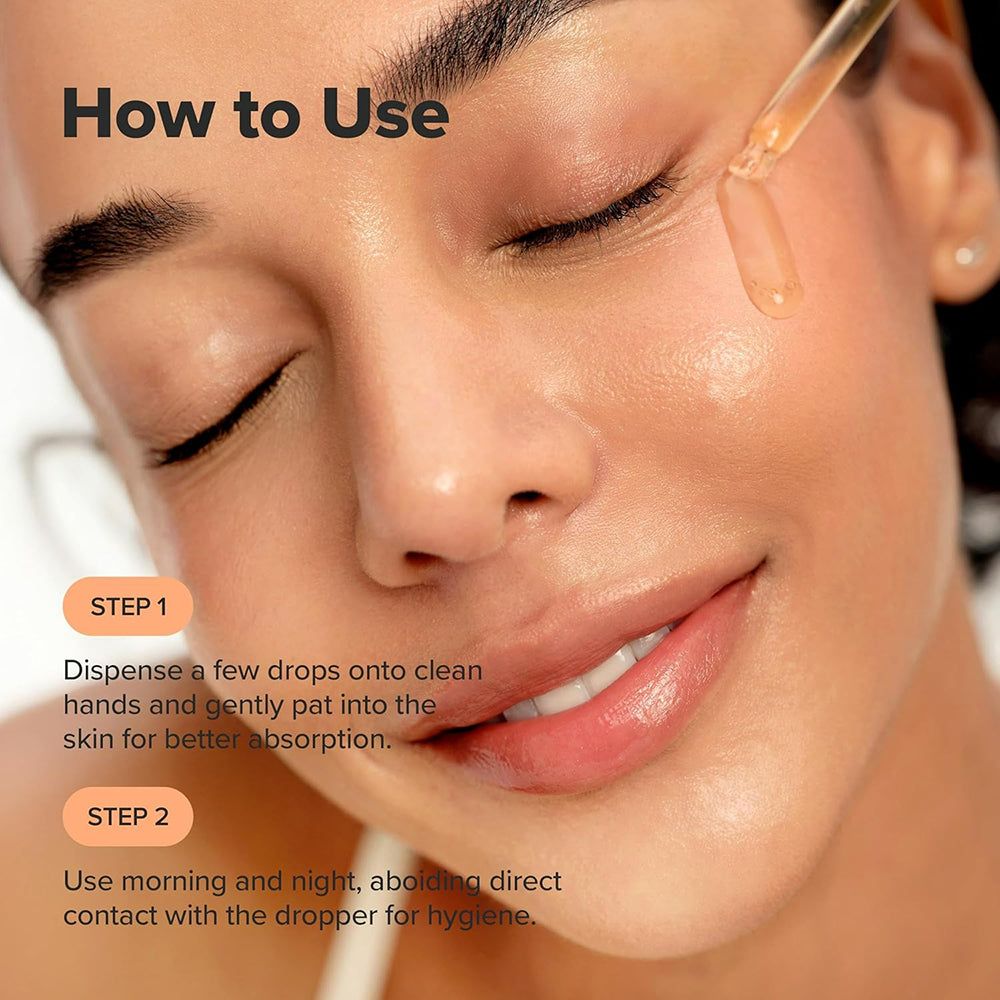 Beauty of Joseon Revive Serum: Vrouw brengt serum aan, met gebruiksinstructies.
