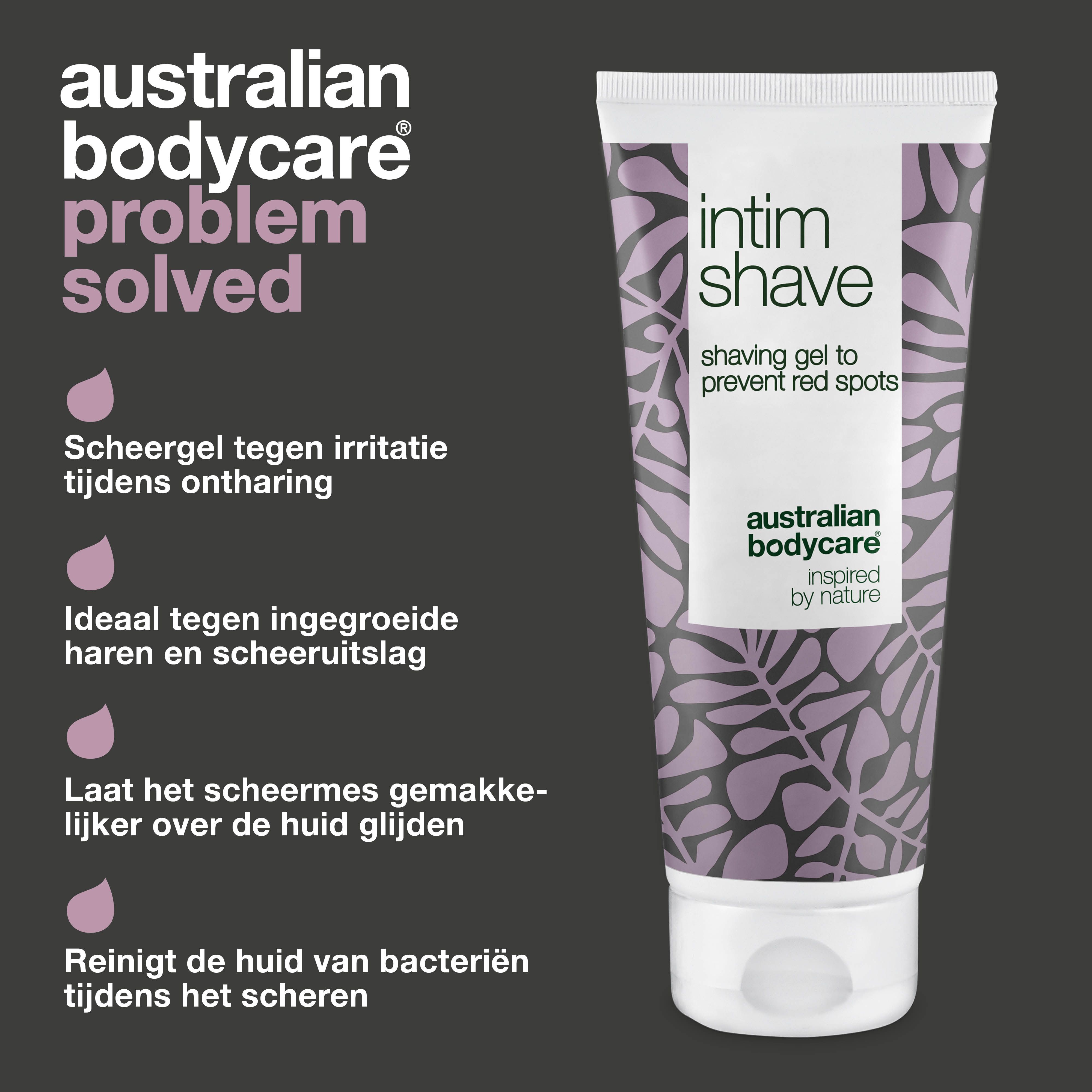 Intim Shave scheergel, tekst: Australian Bodycare, tegen irritatie. Roze druppels. Tekst en pijlen.