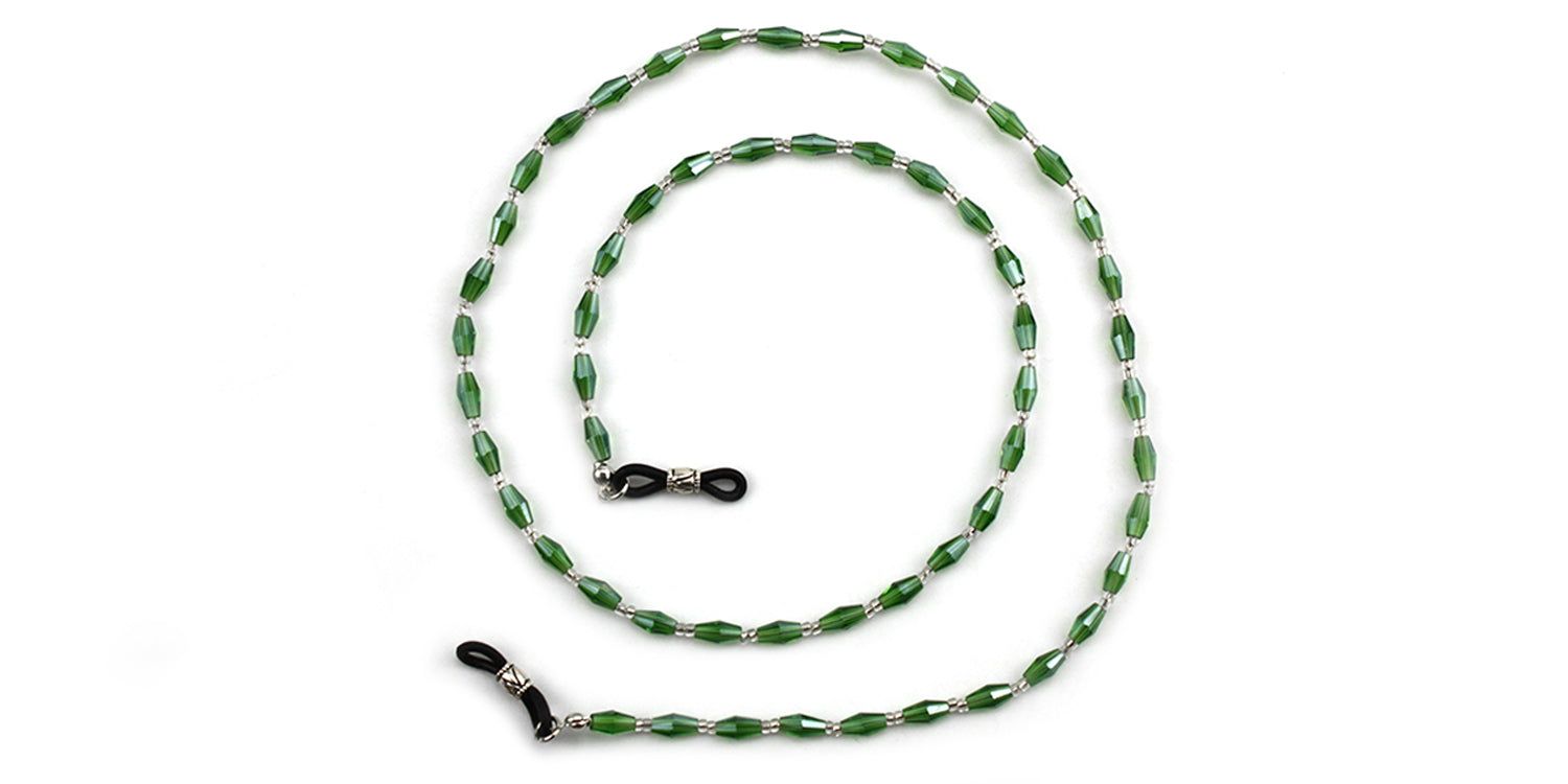 Groene brillenkoord met ovale kralen en zilverkleurige verbindingen. Zwarte brilhouders aan beide uiteinden.