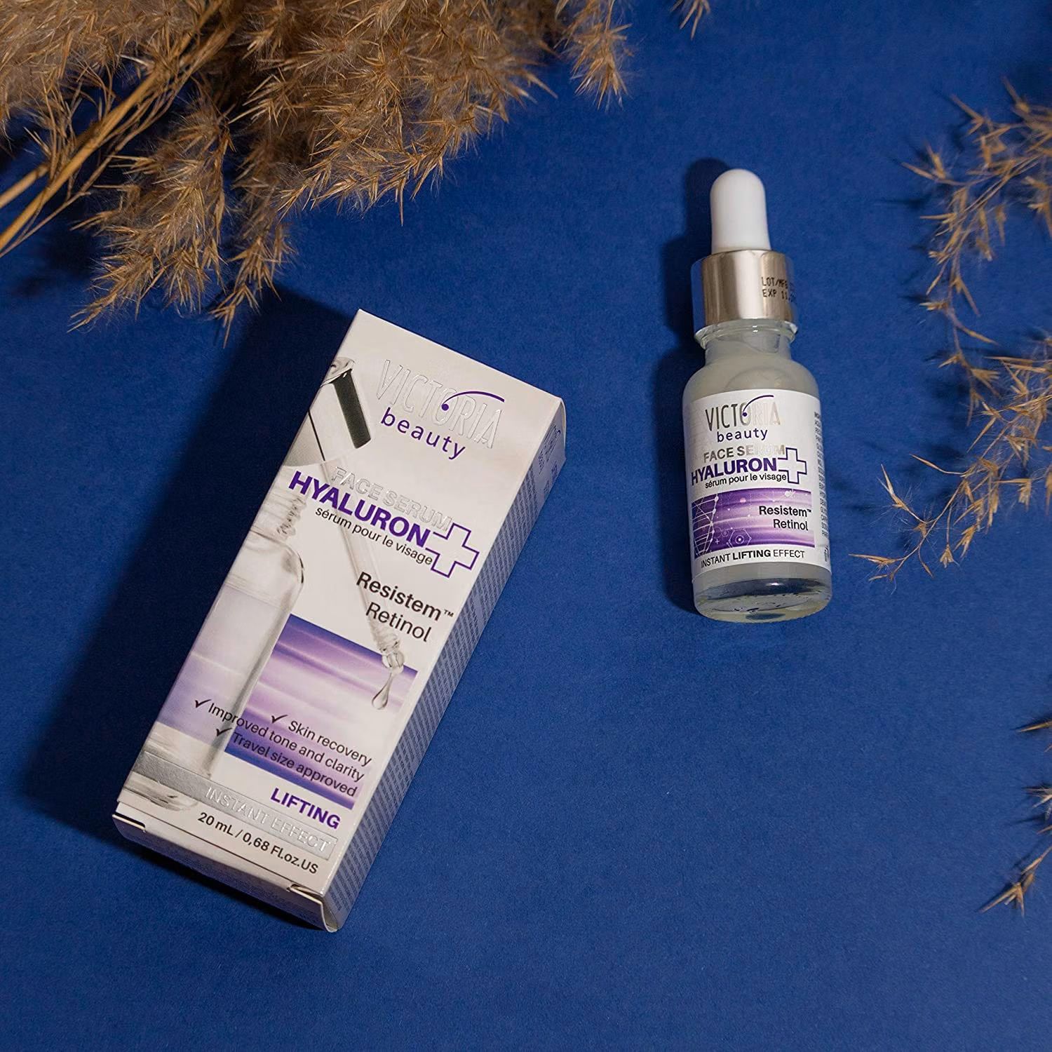 Victoria Beauty Hyaluron Serum flesje met pipet.
