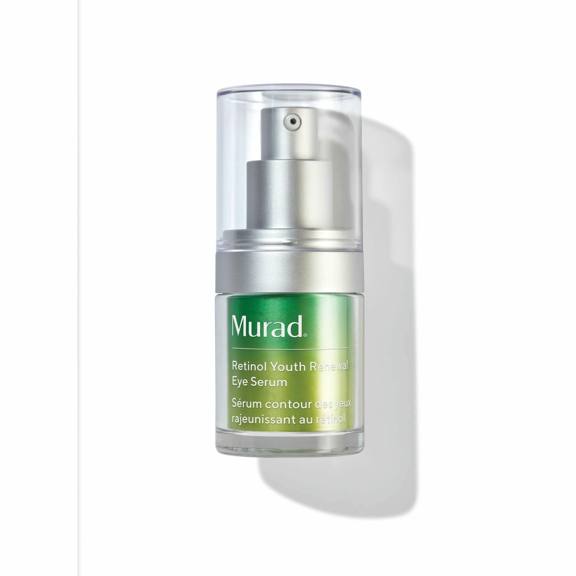Sérum pour les yeux Murad Retinol Youth Renewal dans flacon en verre avec pompe. Nom et marque visibles.
