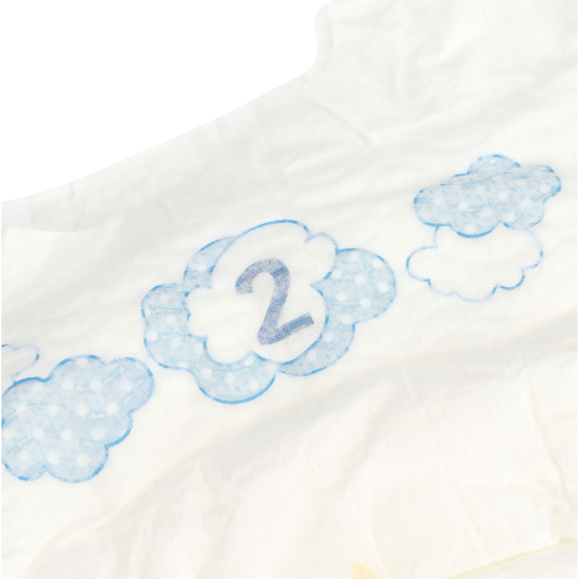 Close-up van een luier met blauwe wolken en het nummer 2.