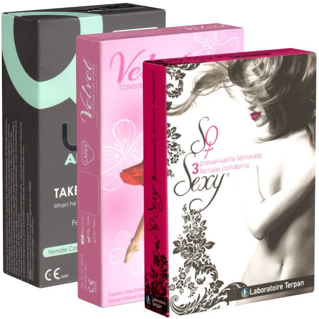 Trois boîtes de préservatifs. Une boîte grise avec du texte, une boîte rose avec "Velvet" et une boîte rouge avec "Sexy" et une femme.