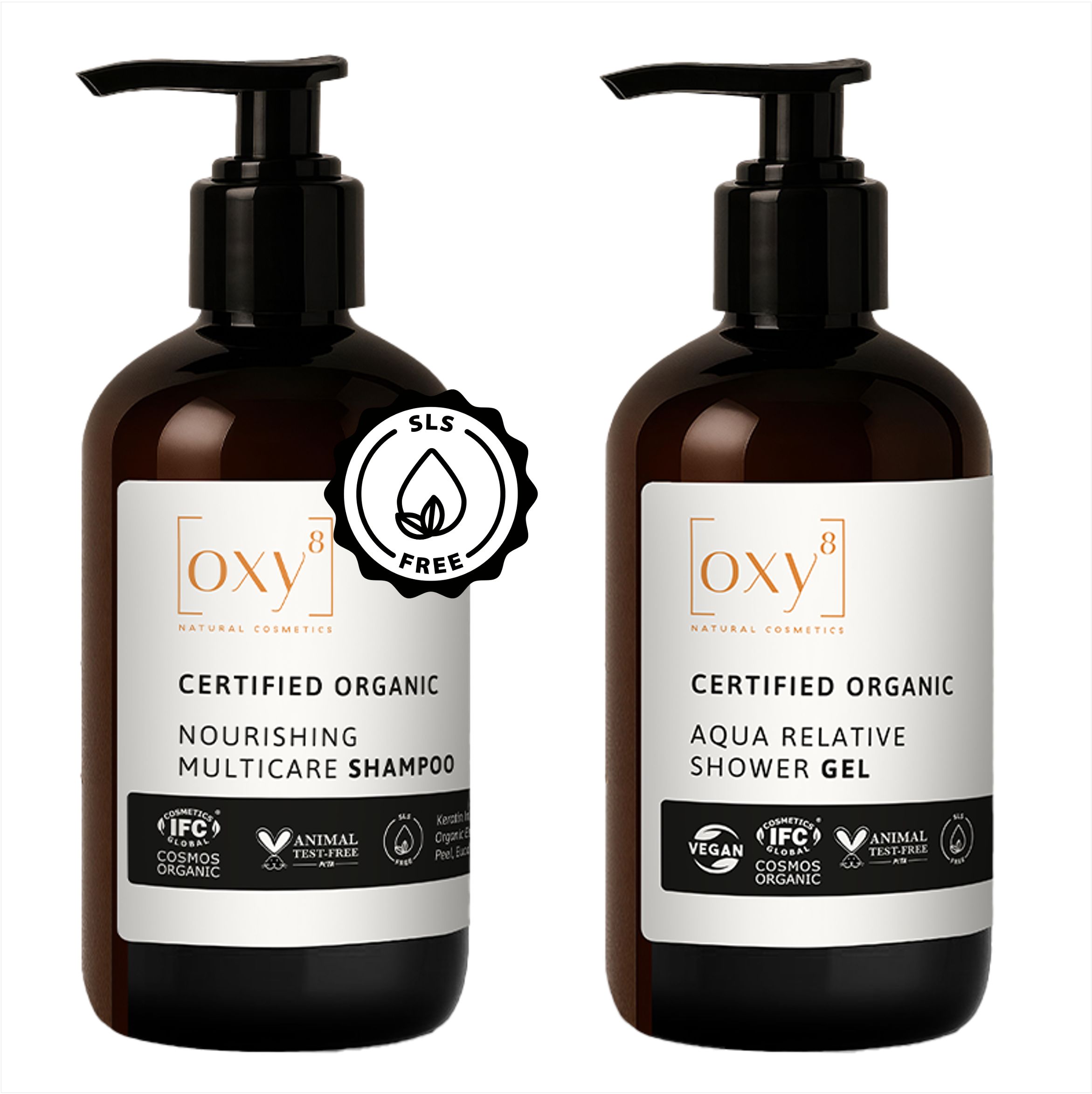 Twee bruine flessen met zwarte pompdeksel. Op de etiketten staat "Certified Organic" en "SLS Free".