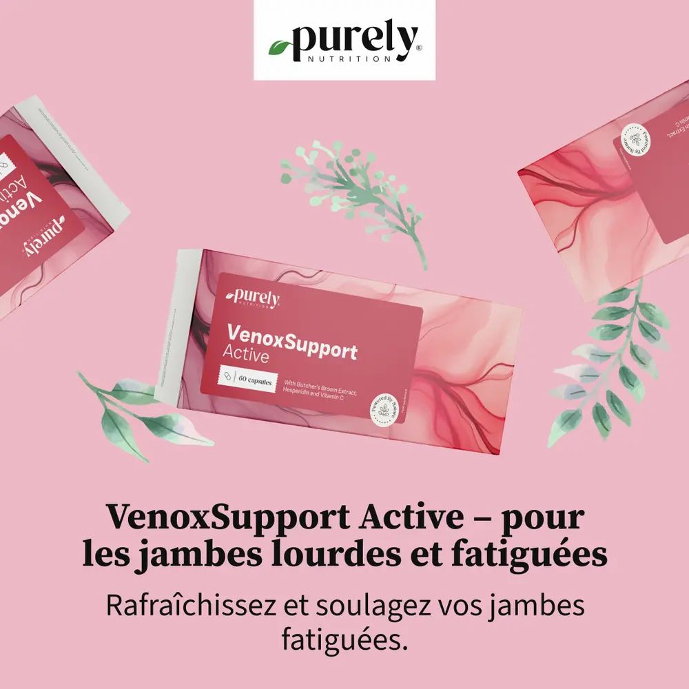 Plusieurs boîtes de produit avec nom. Branches de plantes à côté.