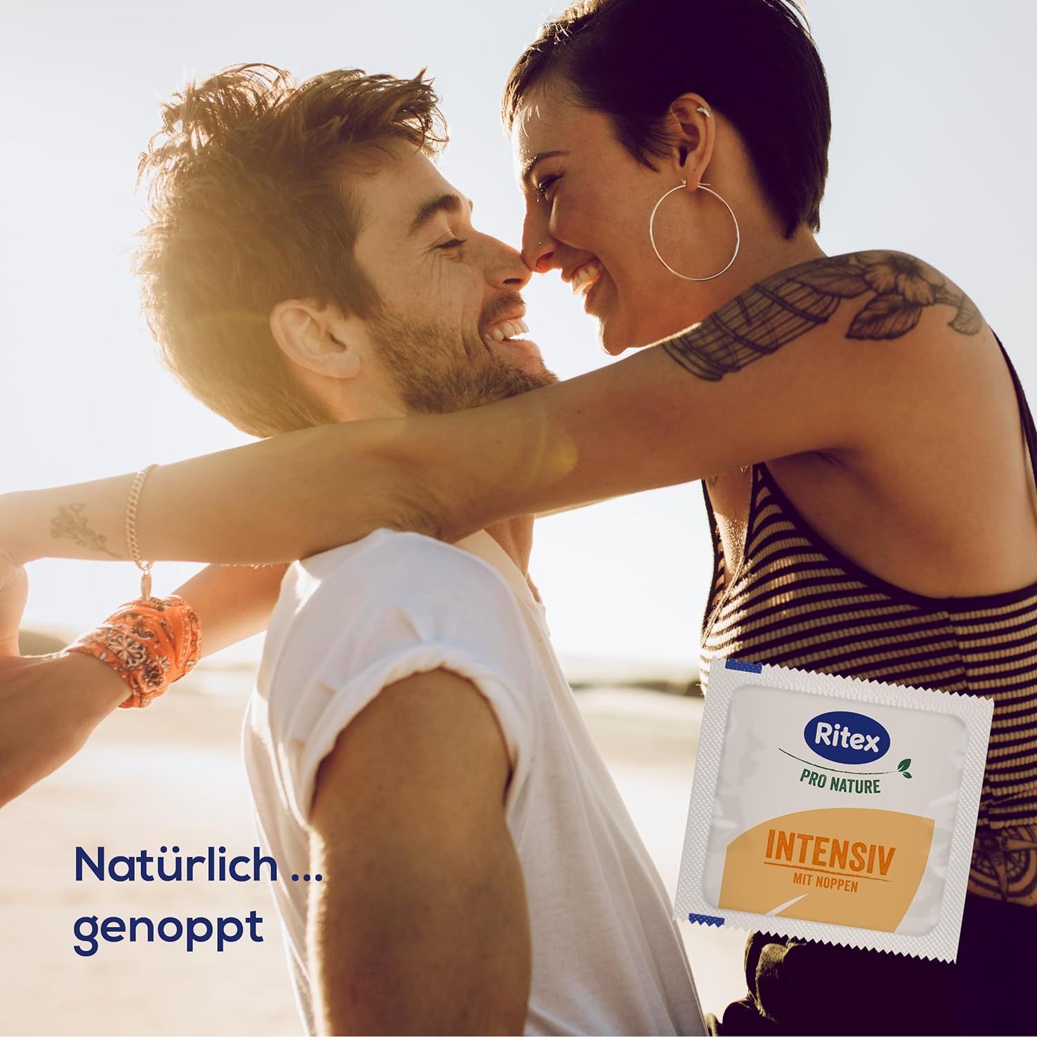 Ritex Pro Nature Intensiv condoomverpakking met een stel. Tekst: Natuurlijk ... met noppen.