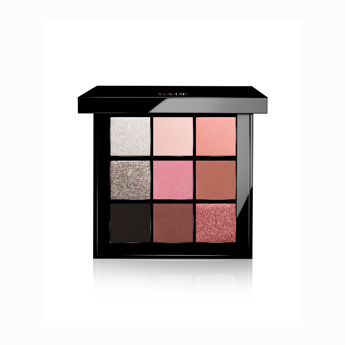 Palette de fards à paupières Ga-De Velveteen. Boîtier carré noir avec neuf teintes roses, marrons et pailletées.