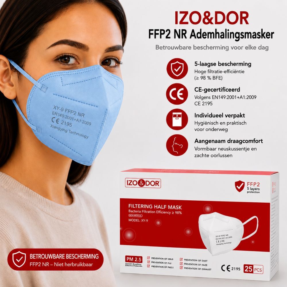 Vrouw met lichtblauw FFP2 NR masker. Bescherming 5 lagen, CE-gecertificeerd, individueel verpakt, hoog draagcomfort.