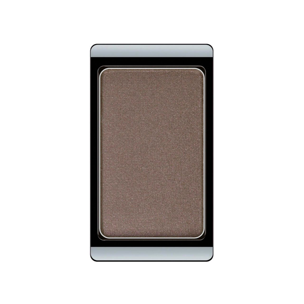 Oogschaduw in rechthoekige vorm. Kleur bruin. Zwart frame met zilveren accenten.